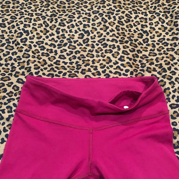 Lululemon Wunder Under Crop Bumble Berry Size * 4 * - Picture 3 of 12